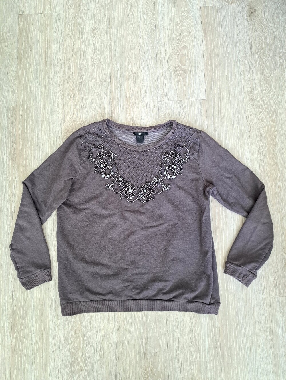 H&M Gray Embellished Crew Neck Shirt Sz M